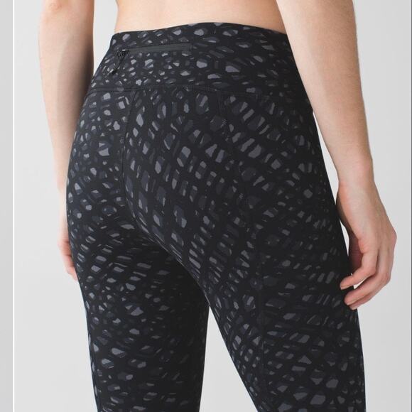 Lululemon Tight Stuff Reflective Leggings Size 4 Simply Lace Slate Black Running - Picture 8 of 11